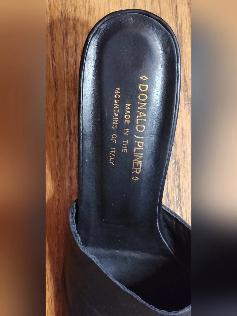 Donald J Pliner Valore kitten heel mules. - Picture 4 of 5